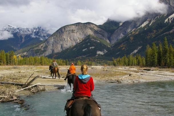 Horseback riding tours in Golden BC